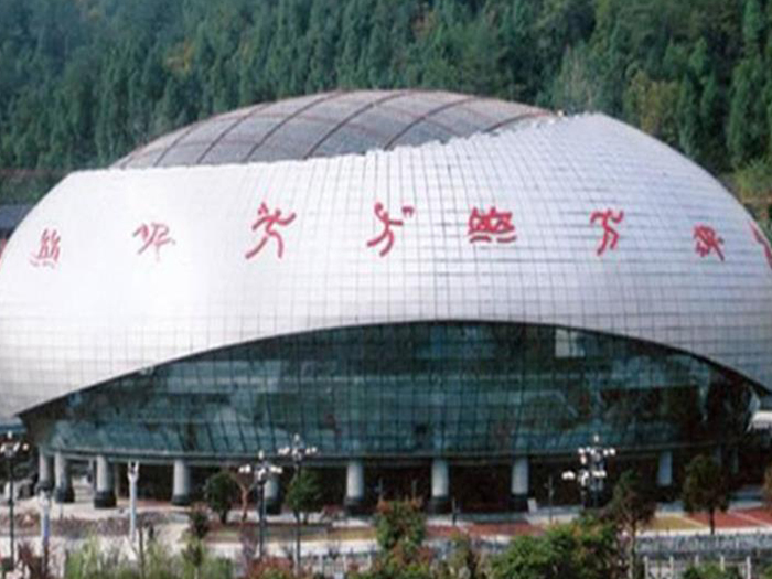 昆明体育中心球形网架加工安装